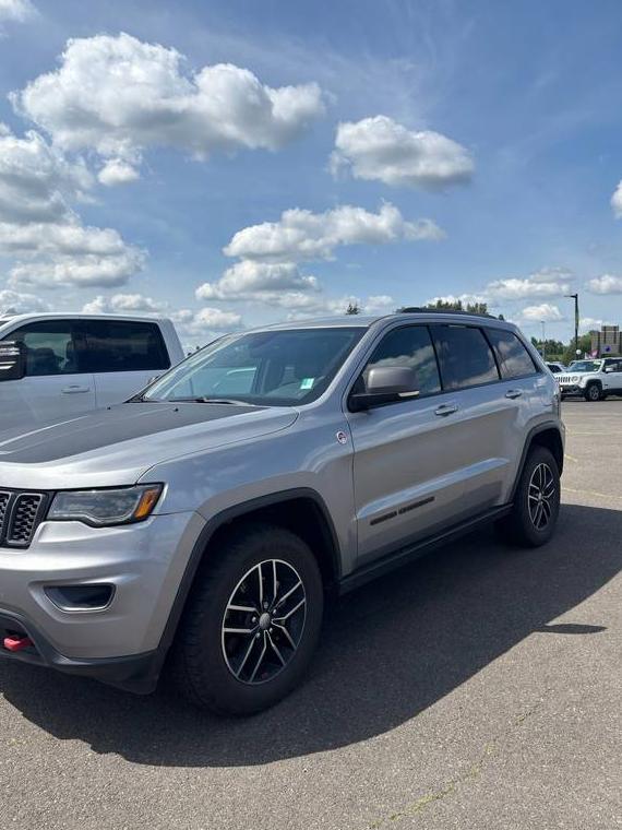 JEEP GRAND CHEROKEE 2018 1C4RJFLG4JC137815 image